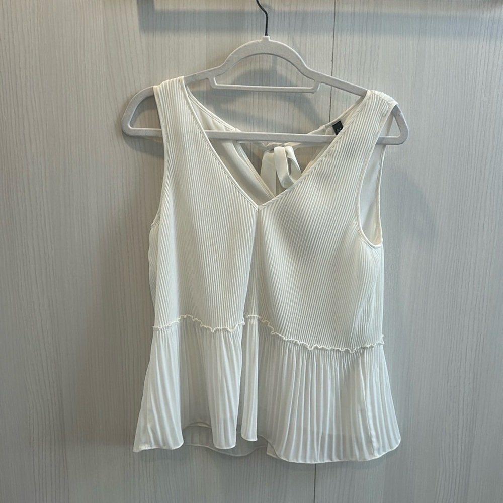 Zara sleeveless blouse peplum waist pleated design flowy and beautiful size S